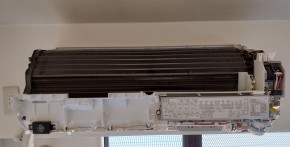 富士通製2019年お掃除機能付きエアコンAS-M56H2Wでした。｜おそうじ